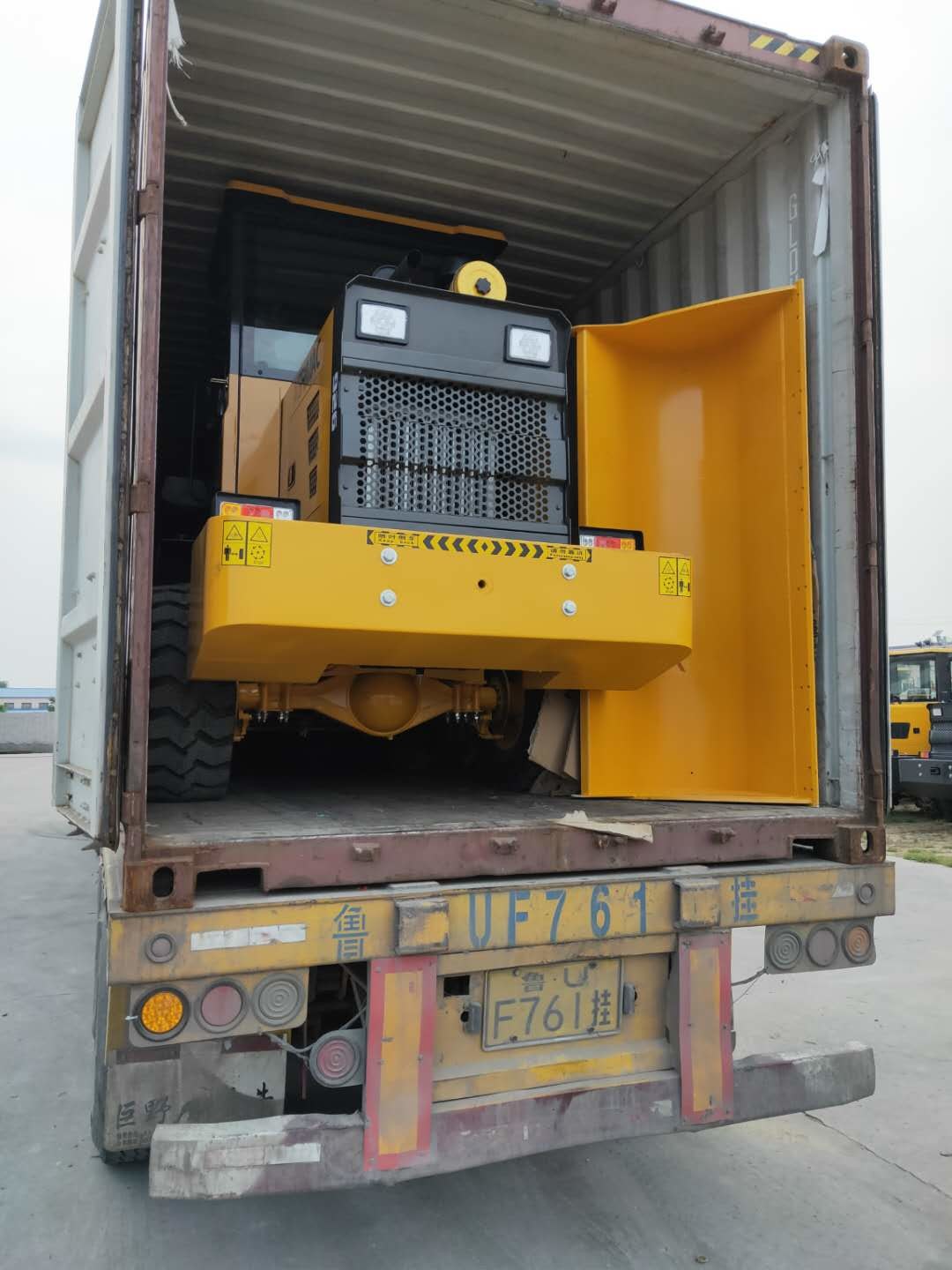 最新の会社の事例について フィリピンに渡される6台のセットMC926の小型車輪の積込み機