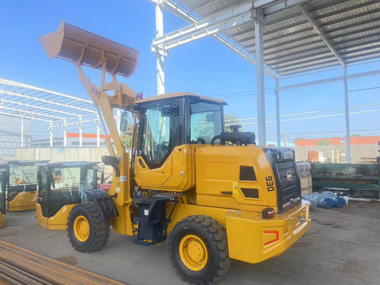 2トンの車輪積載機 建設と農業における廃棄物